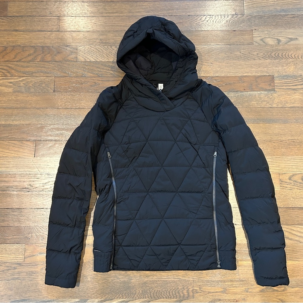NWOT Lululemon Black Puffer Jacked with Hood size 8 Goose Down